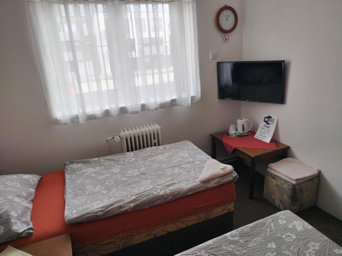 Pension Sparta Прага Екстериор снимка